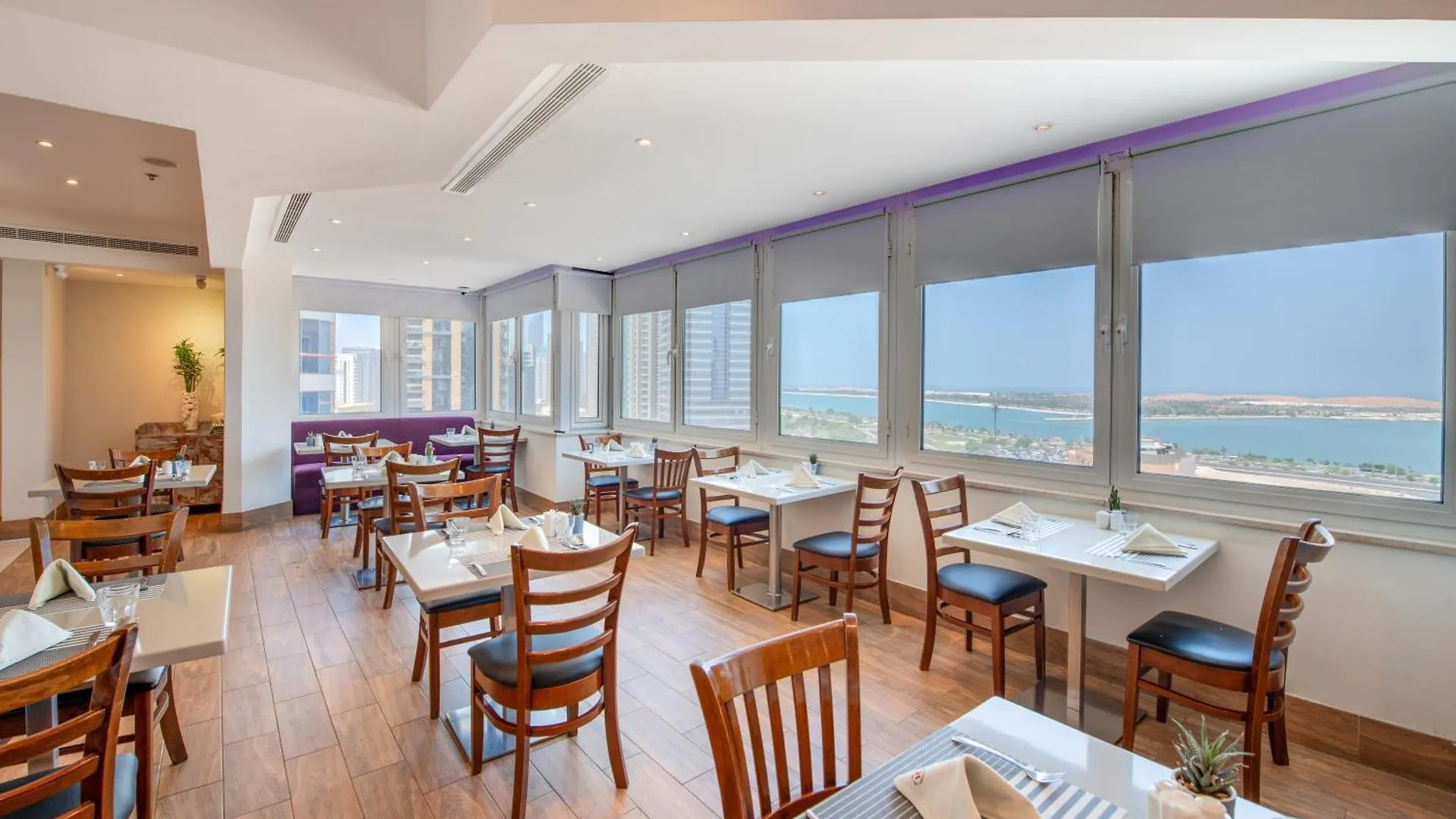 Hawthorn Extended Stay By Wyndham Abu Dhabi City Center 4*,