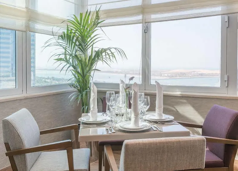 Hawthorn Extended Stay By Wyndham Abu Dhabi City Center 4*,