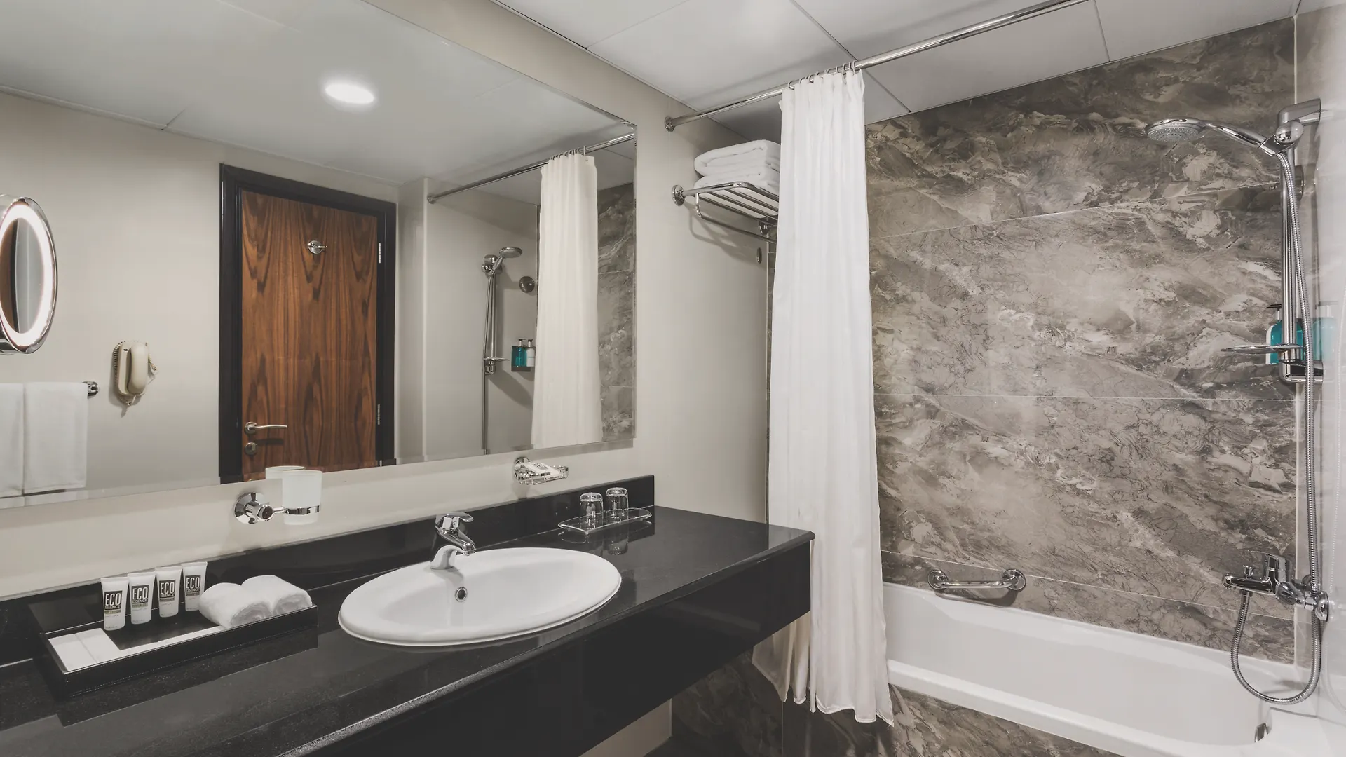 Hawthorn Extended Stay By Wyndham Abu Dhabi City Center 4*,