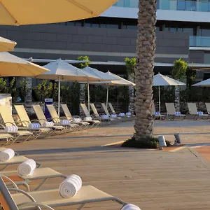 Park By Radisson Yas Island מלון