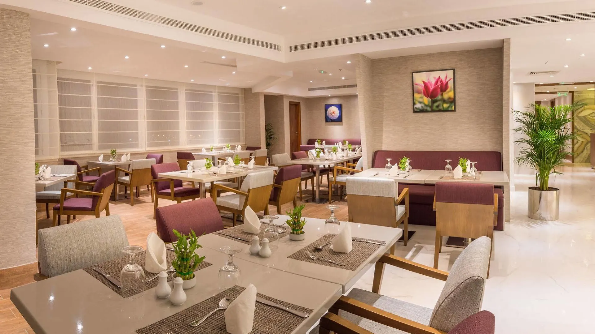 Hawthorn Extended Stay By Wyndham Abu Dhabi City Center 4*,