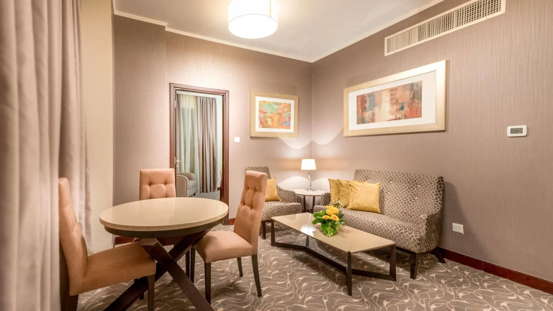Hawthorn Extended Stay By Wyndham Abu Dhabi City Center Emirados Árabes Unidos